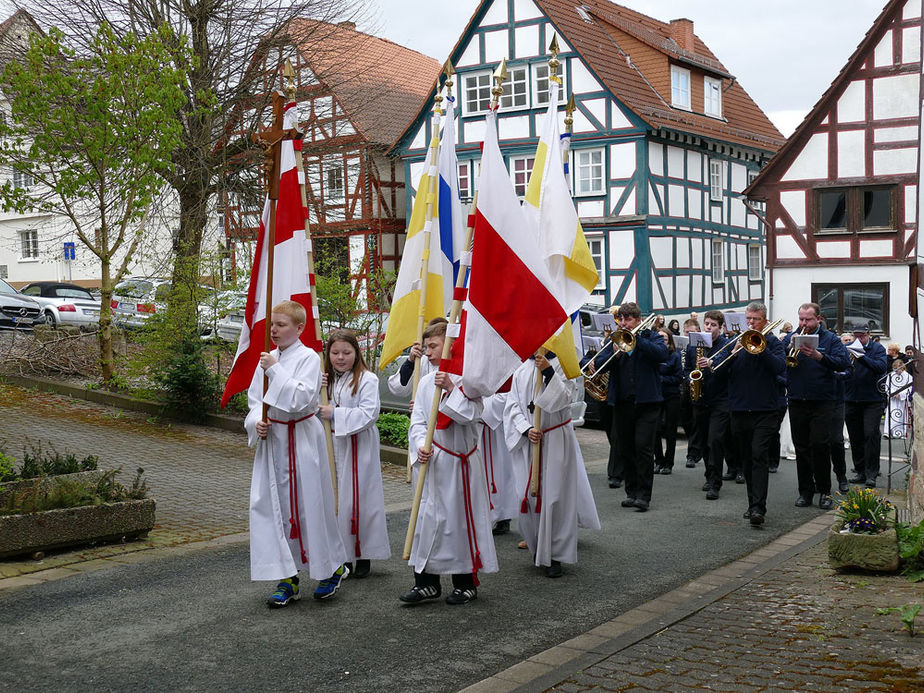 1. Heilige Kommunion in St. Crescentius (Foto: Karl-Franz Thiede)